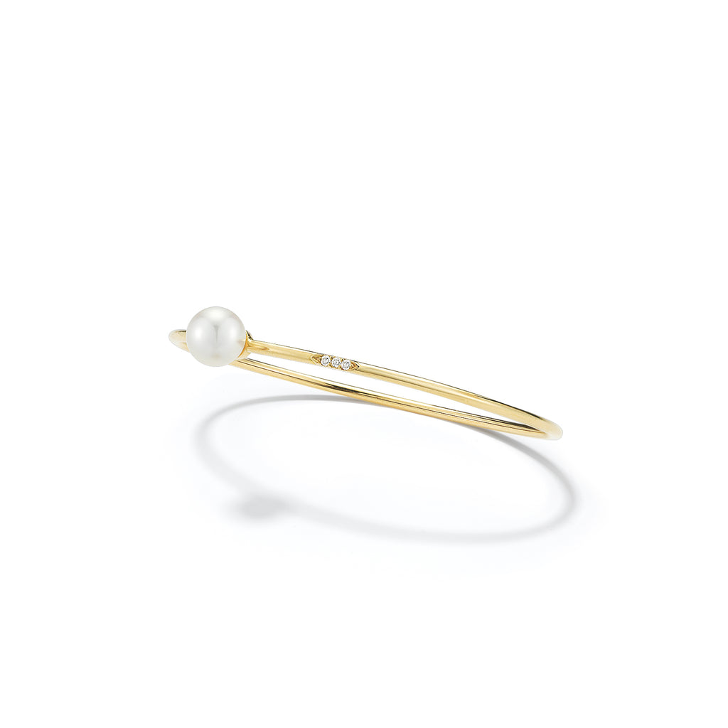 Bremer Jewelry Akoya Cultured Pearl and Diamond Bangle Bracelet in 18K Yellow Gold (0.15ctw)